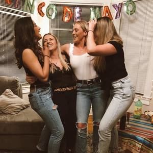 Meet your Posher, Amalia